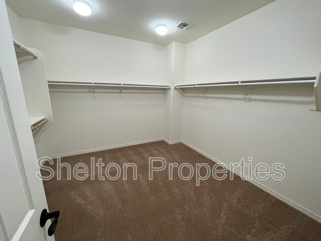 Building Photo - 10817 W San Juan Ave