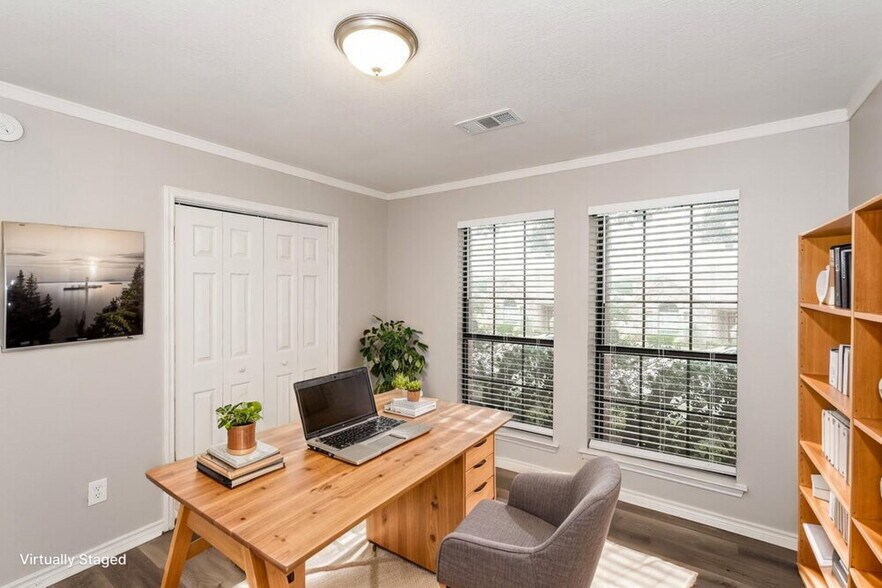 Building Photo - 716 Havencrest Dr