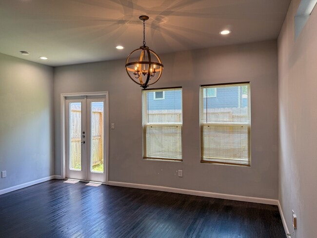 Building Photo - 4939 Ambient Dr