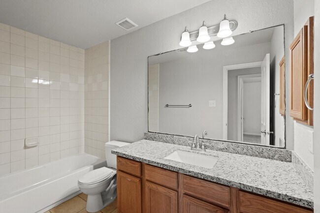 Building Photo - 4909 Summer Ridge Dr