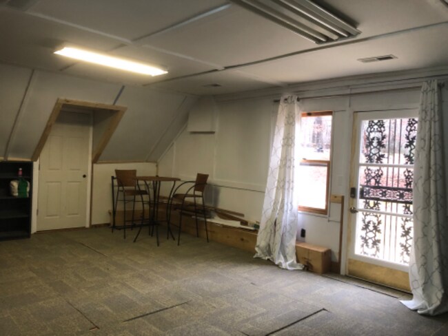 Building Photo - 1146 Brewster Rd