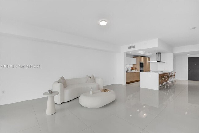 Building Photo - 17111 Biscayne Blvd