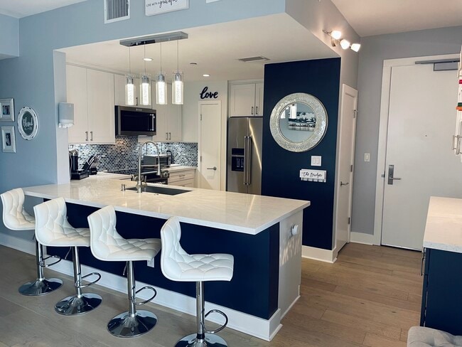 Kitchen - 603 Davis St