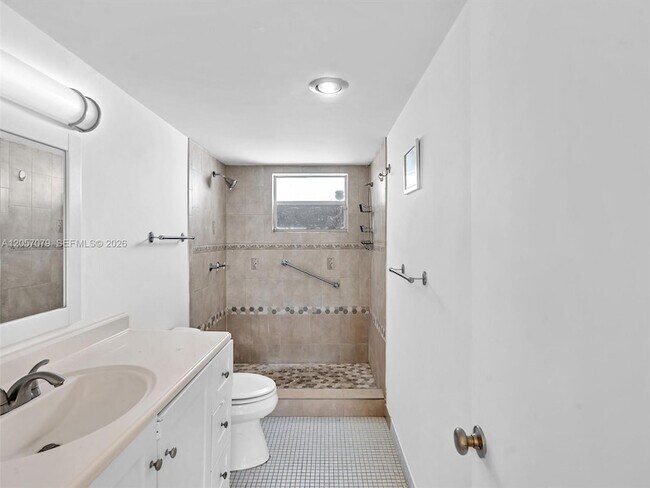 Building Photo - 3600 NE 170th St