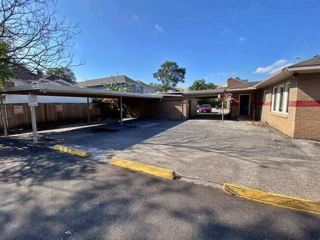 Building Photo - 1635 Richmond Ave