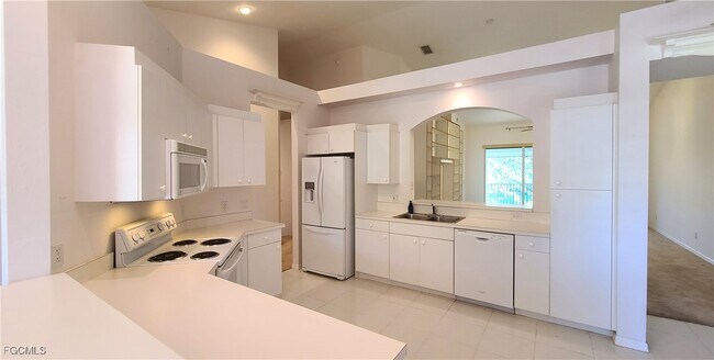 Building Photo - 14571 Daffodil Dr