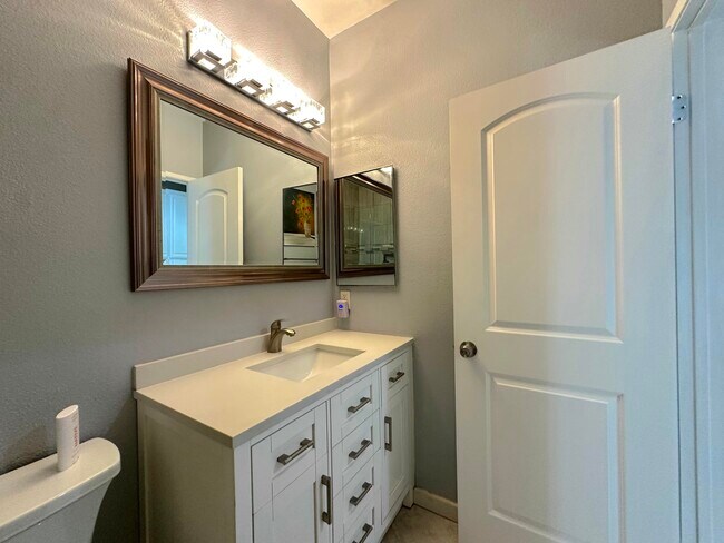 Building Photo - 47510 Stetson Ct
