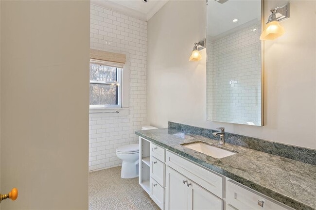 Building Photo - 809 Woodrow St