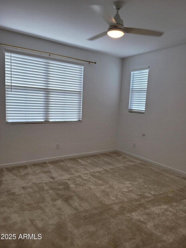 Building Photo - 2754 S Apache Dr
