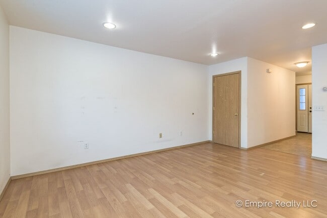 Building Photo - 4773 Glasgow Dr