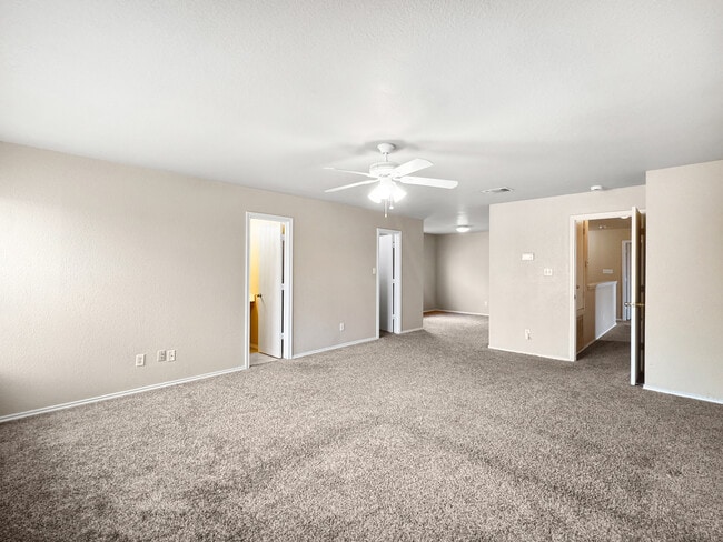 Building Photo - 8211 Heights Valley