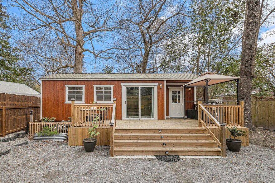 Building Photo - 1215 Wimbee Dr