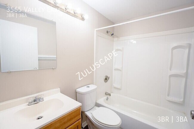 Building Photo - 3565 Valley Lake Dr