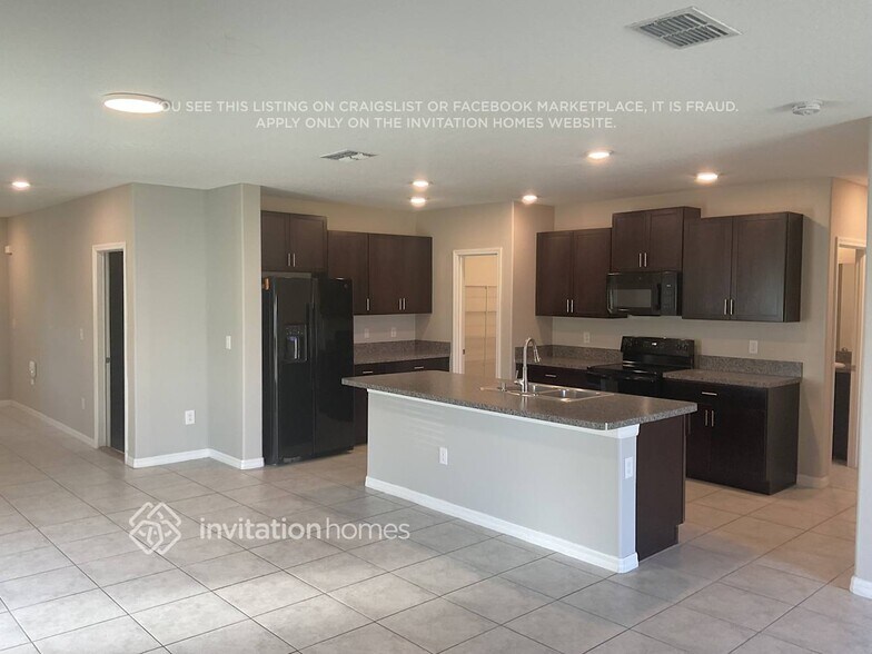 Building Photo - 7122 Paradise Island Ct