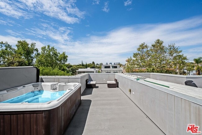 Building Photo - 1612 S Wooster St