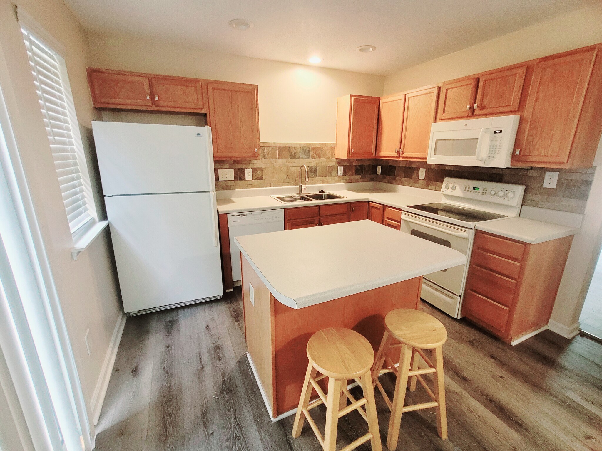 Building Photo - 10920 Kinston Ridge Pl