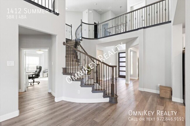 Building Photo - 1412 Summer Ln