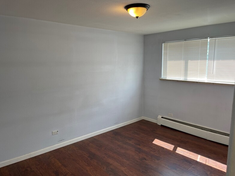 Building Photo - 1145 S Quivas St
