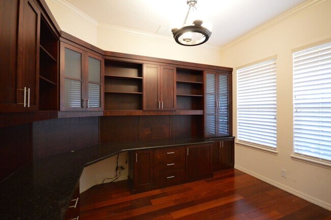 Building Photo - 610 Victoria Hills Dr