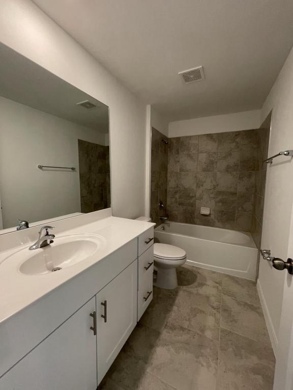 Building Photo - 17121 Parma Ct