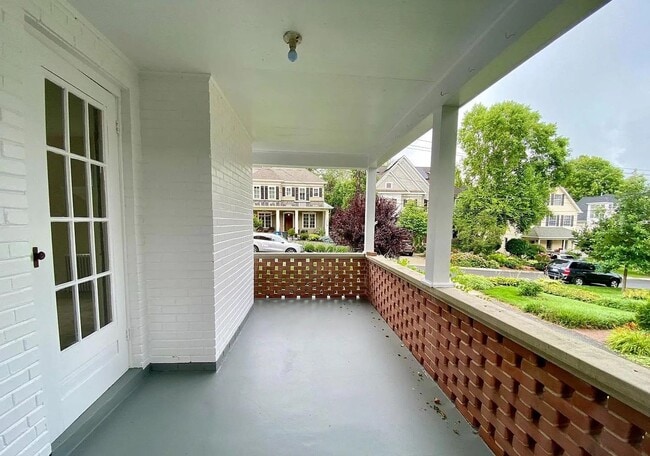 Building Photo - Charming 3BR/1BA Home in Prime Bethesda Location