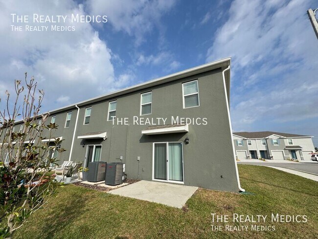 Building Photo - 2331 Gifford Dr