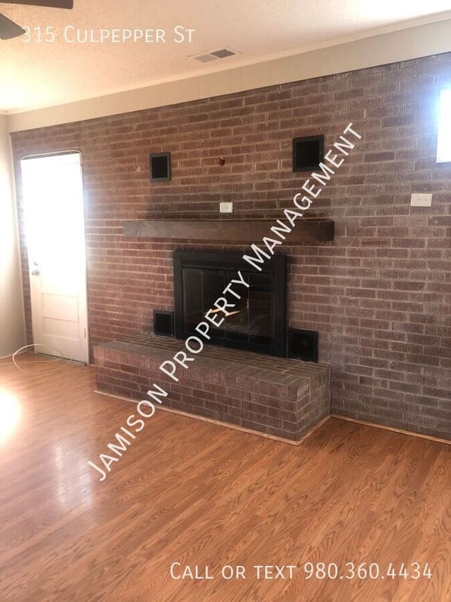 Building Photo - 315 Culpepper St