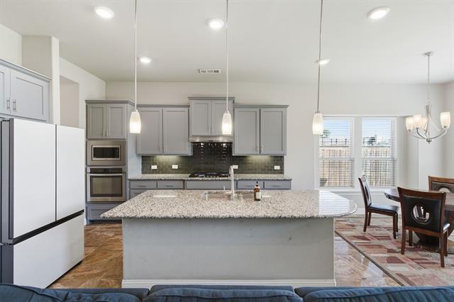 Building Photo - 7452 Reverchon Dr