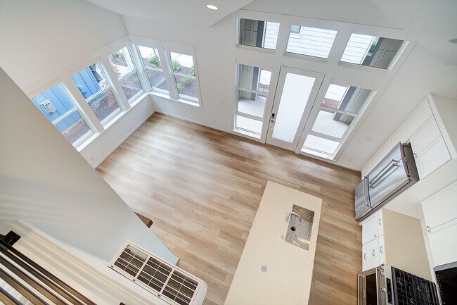 Building Photo - 2bd/1.75ba Kirkland House
