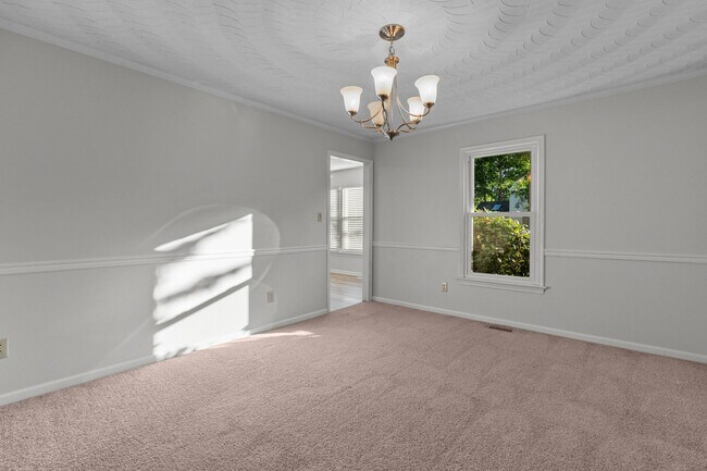 Building Photo - Charming 4-Bedroom Home for Rent in Chesapeake