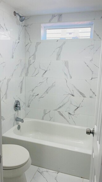 Building Photo - 8416 Sandra St