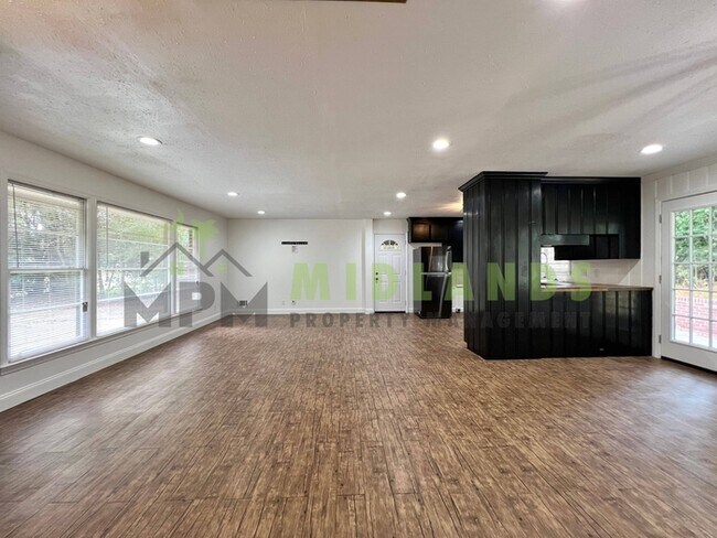 Building Photo - 1545 S Beltline Blvd