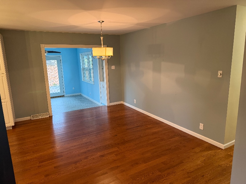 Building Photo - 61 Forest Hills Dr