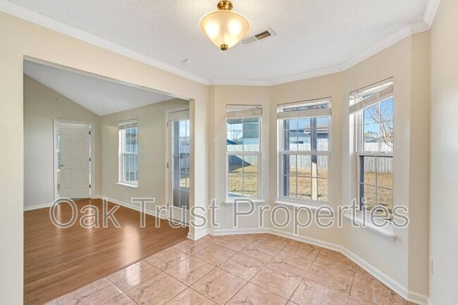 Building Photo - 5098 Westview St