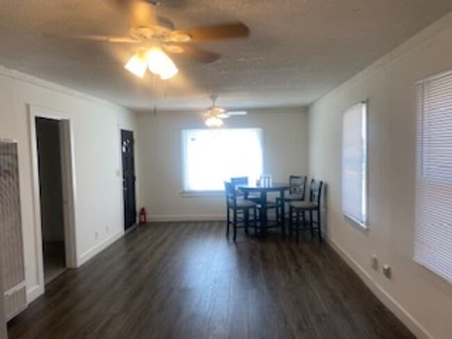 Building Photo - 1814 Louisiana St