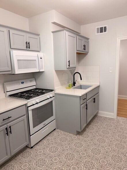 Building Photo - 6158 W Grand Ave