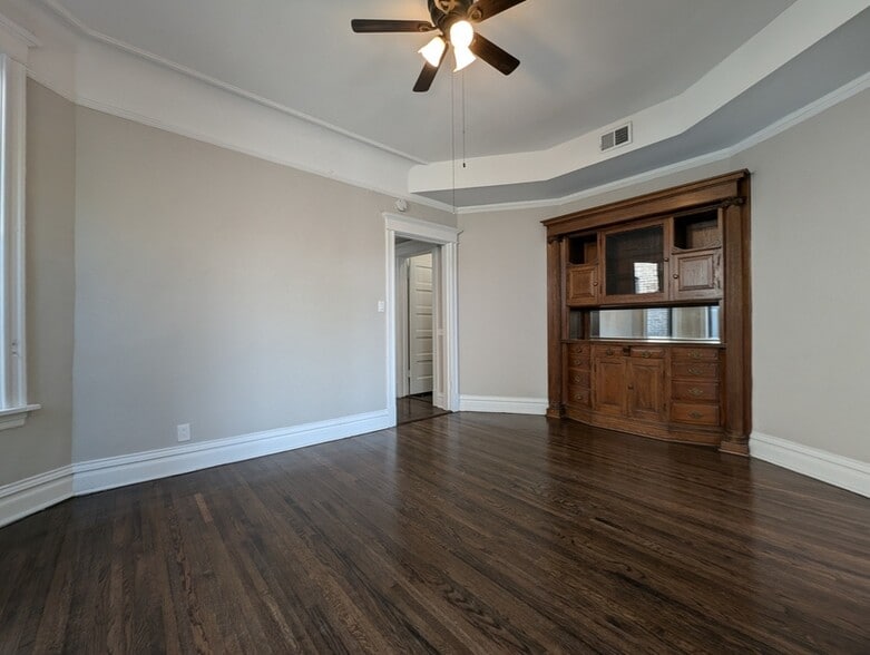 Building Photo - 3824 N Fremont