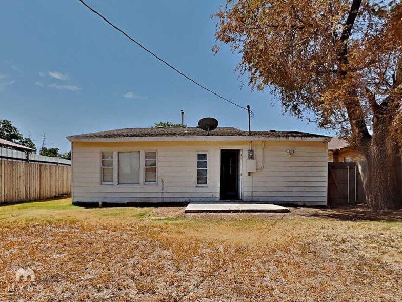 Building Photo - 2216 28th St