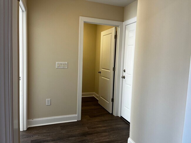 Building Photo - Don't miss this beautiful home in desirable Brice's Crossing