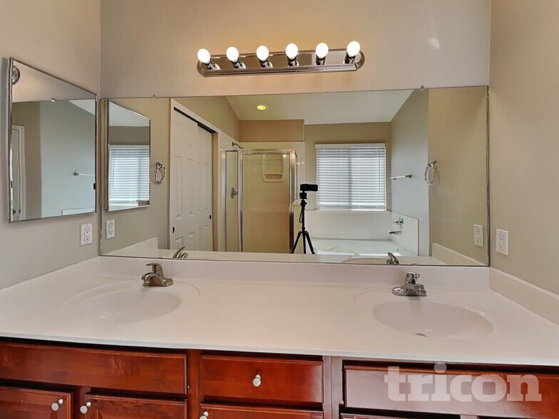 Building Photo - 7124 Cuchillo Rd NW