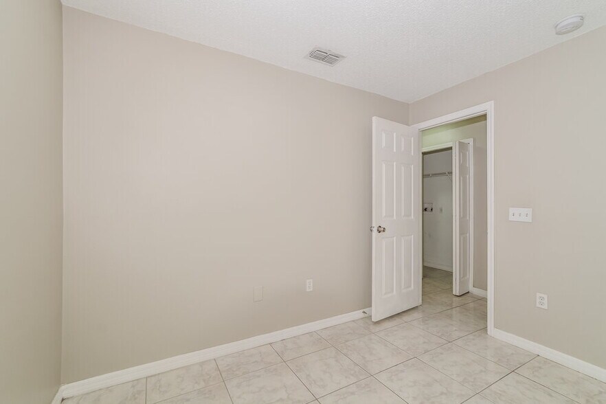 Building Photo - 417 Delicata Dr