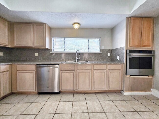 Building Photo - 4429 W Cypress Villas Dr