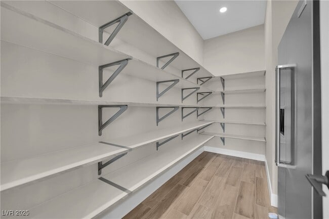 Building Photo - 11079 Rolling Vista Dr