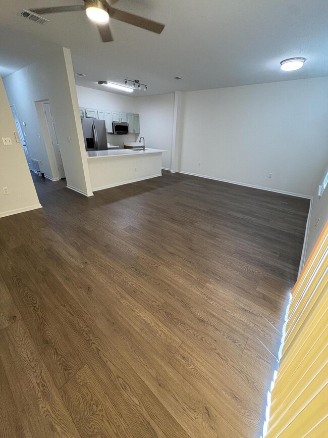 Building Photo - 1014 Airport Rd