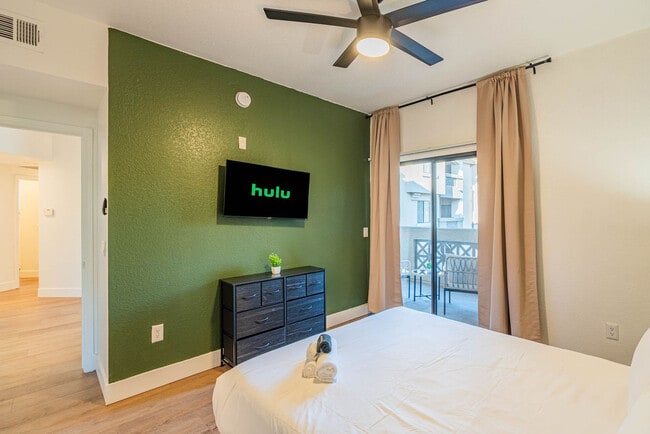 Building Photo - 2150 S 55th St