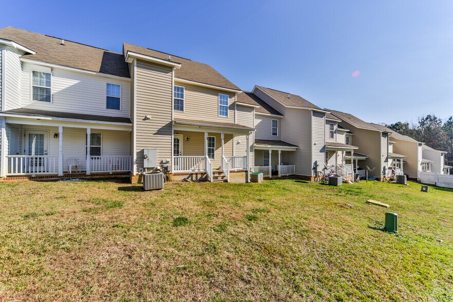 Building Photo - 304 Whitehall Ct