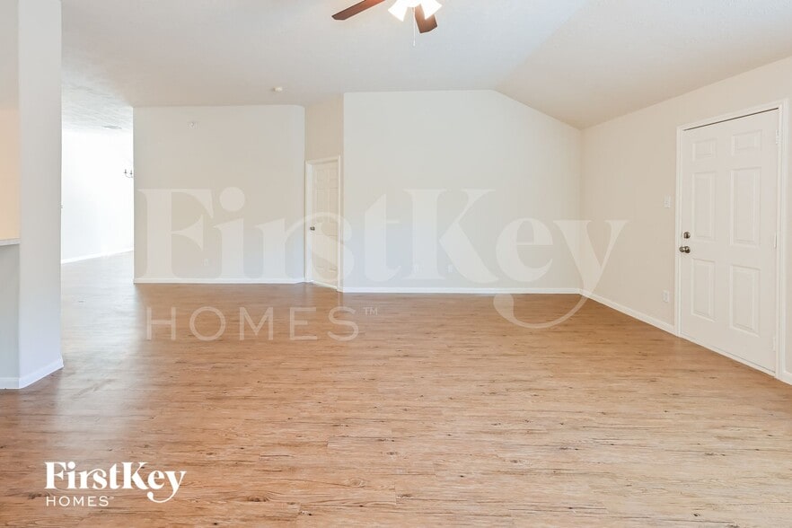 Building Photo - 2506 Fox Water Dr