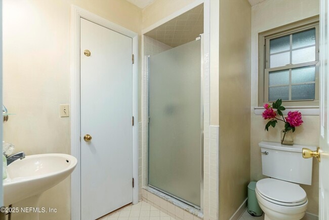 Building Photo - 1157 Creeks Edge Ct