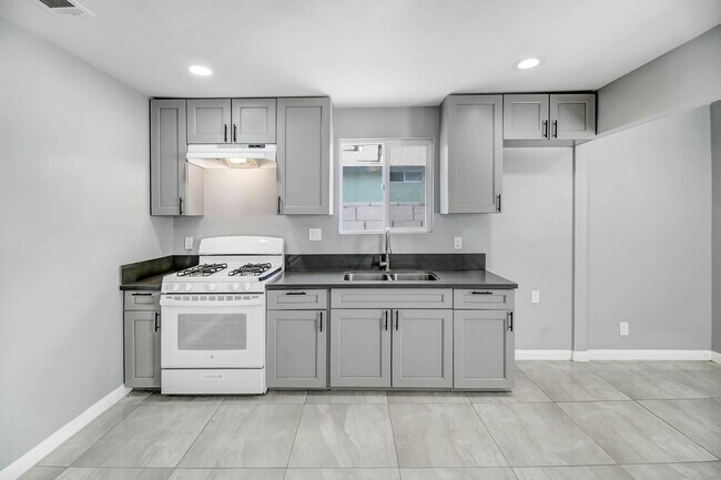 Building Photo - 4846 Doane Ave