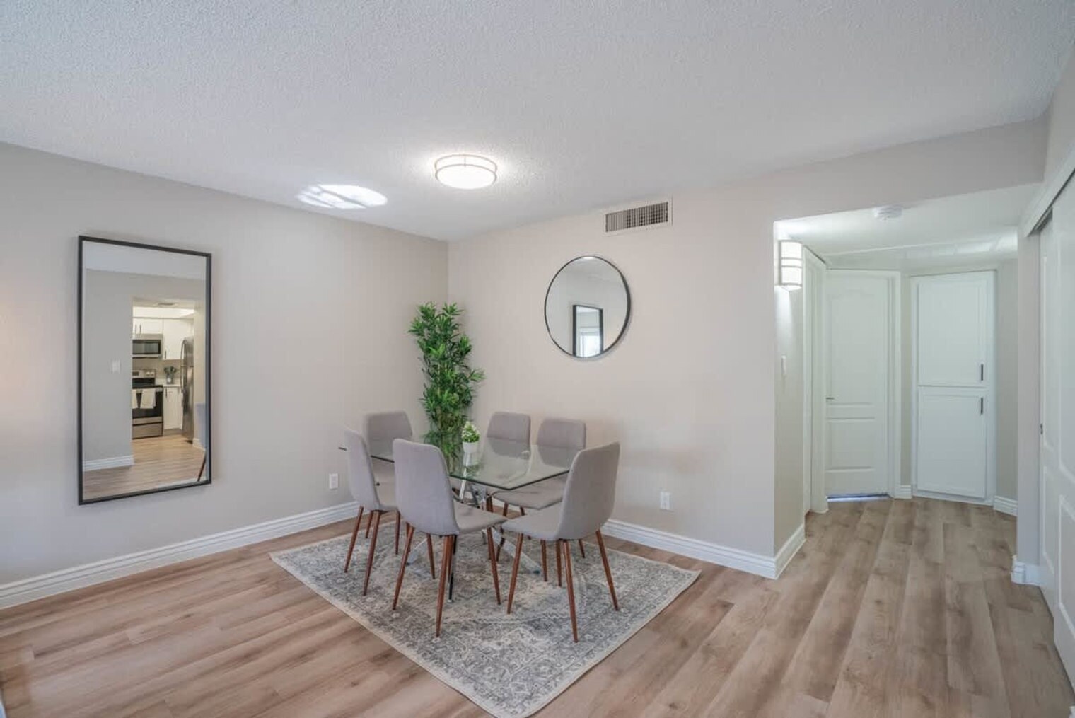 Building Photo - 8550 E McDowell Rd